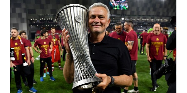 Dietro la personalità indisciplinata di José Mourinho si cela una determinazione a non morire